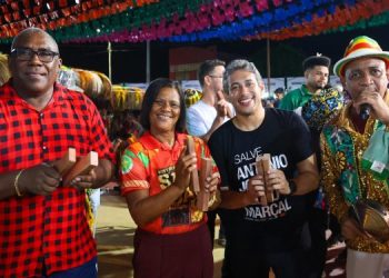 Deputado Osmar Filho celebra cultura popular em tradicional Encontro de Bois em Olinda Nova do Maranhão