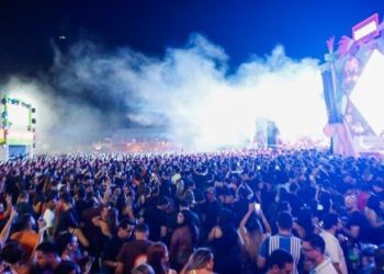 Multidão lota o Castelão na segunda noite do Bumba Meu São João 2025 com shows de Henrique e Juliano, Nattan e Kaká e Pedrinho