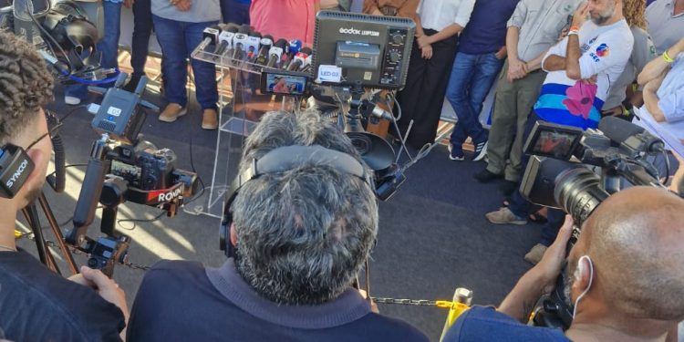 Certificado de Patrimônio Natural da Humanidade é entregue pela UNESCO aos Lençóis Maranhenses em Barreirinhas.