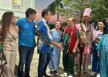 Carlos Brandão e Iracema Vale prestigiam a tradicional Procissão dos Orixás