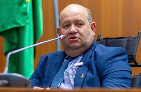 “Estão mostrando um cavalo dizendo que é um boi”, afirma Fred Maia sobre oposição tentar implicar governador no caso da Conafer