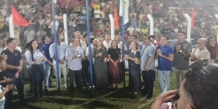 Inaugurado o Estádio Valdirzão em Lago da Pedra. População e esportistas celebram nova praça esportiva