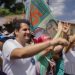 Orleans Brandão recebe apoio da prefeita Paula do Quininha e de lideranças durante caminhada em Itinga