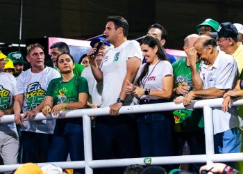 Mais de 15 mil pessoas seguem Orleans Brandão e fazem de Pedreiras palco de uma noite histórica