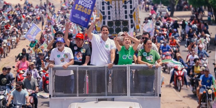 Motocarreata leva apoiadores de Orleans Brandão às ruas de Santa Quitéria do Maranhão